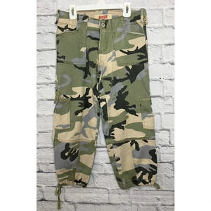 Bongo Y2K vintage camo cropped cargo pants size 5.